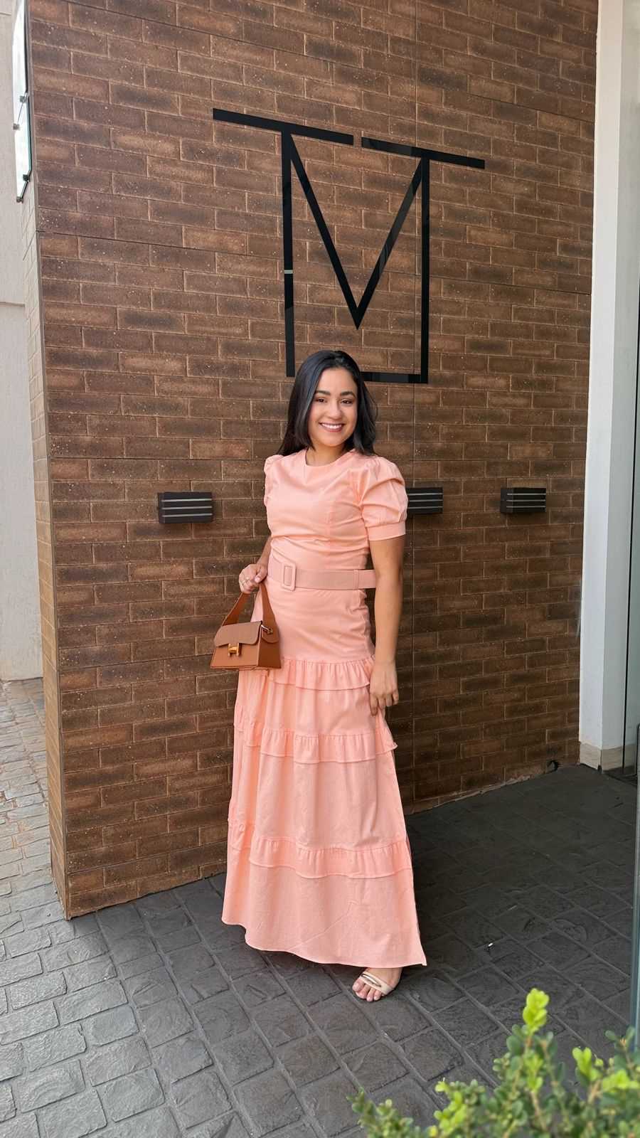 Vestido longo com babados