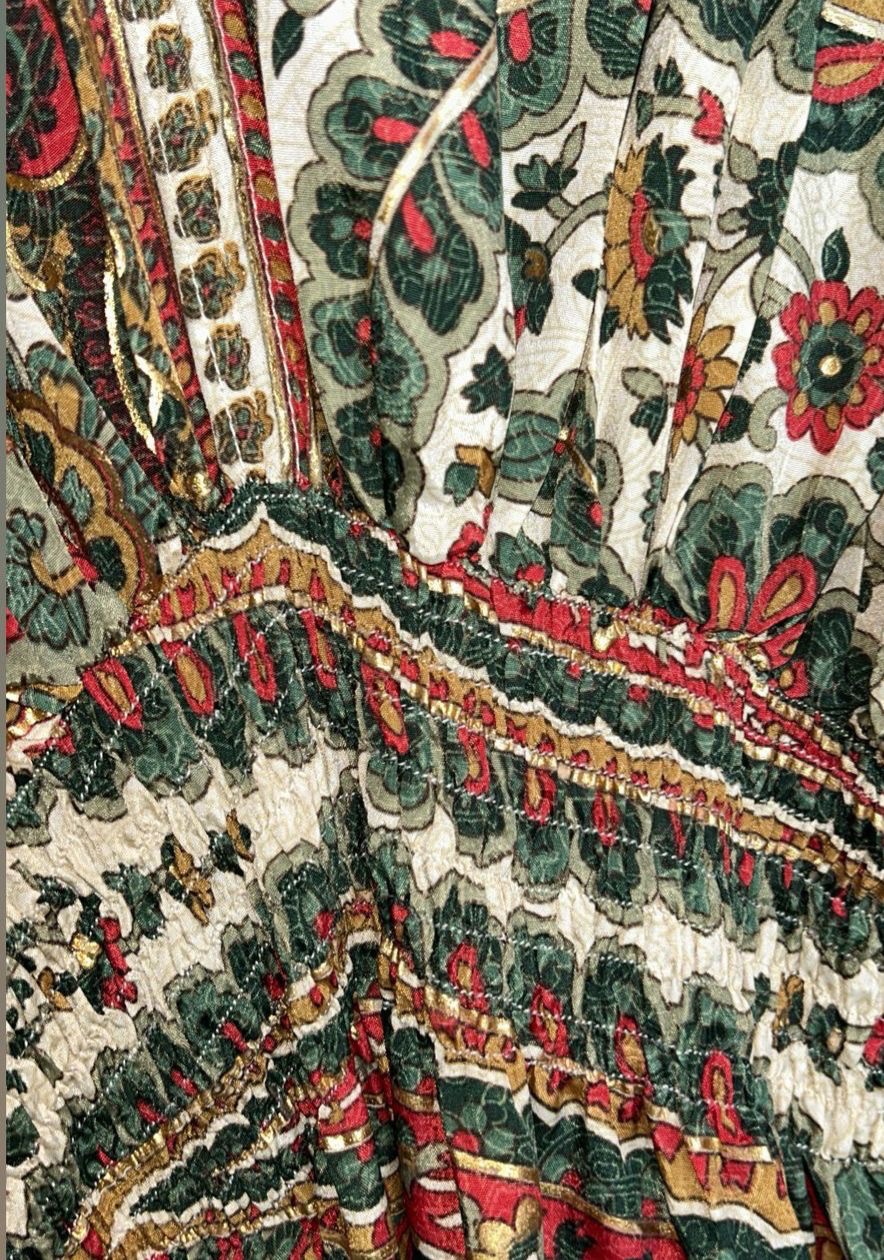 Vestido Longo Estampado com Detalhes Dourados - Imagem 3