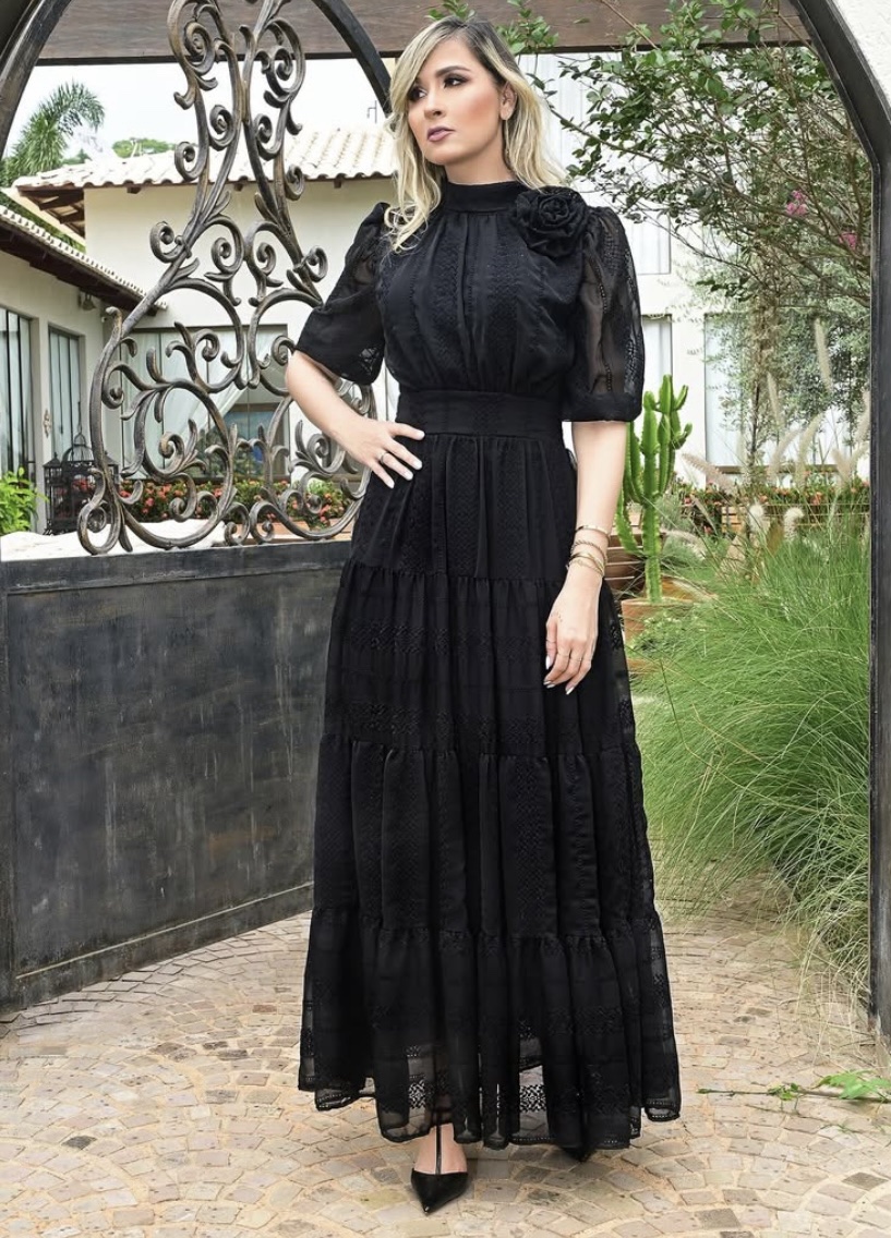 Vestido Longo com Flor Removível